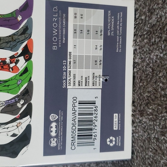 Catwoman Socks Bioworld - Picture 3 of 5